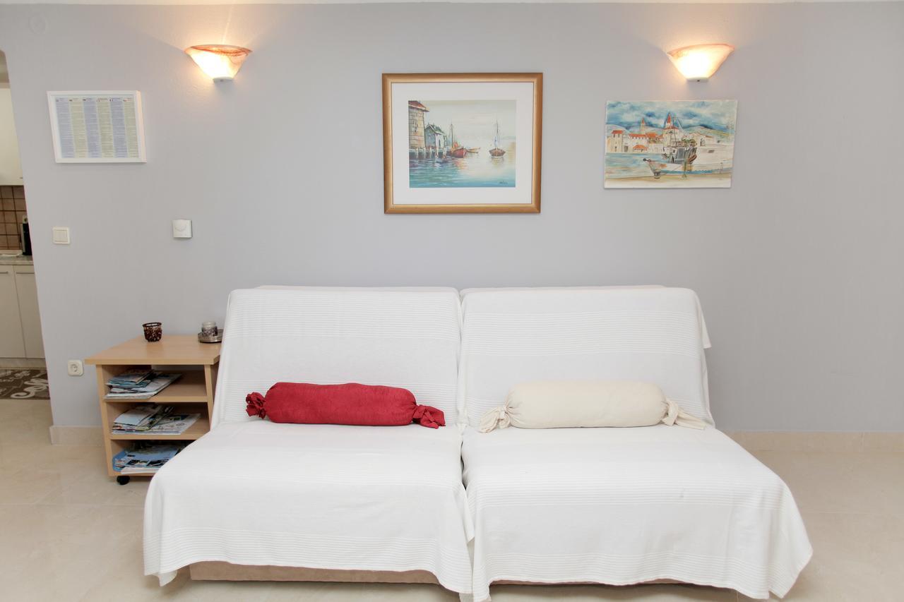 Apartment Eva Трогир Екстериор снимка
